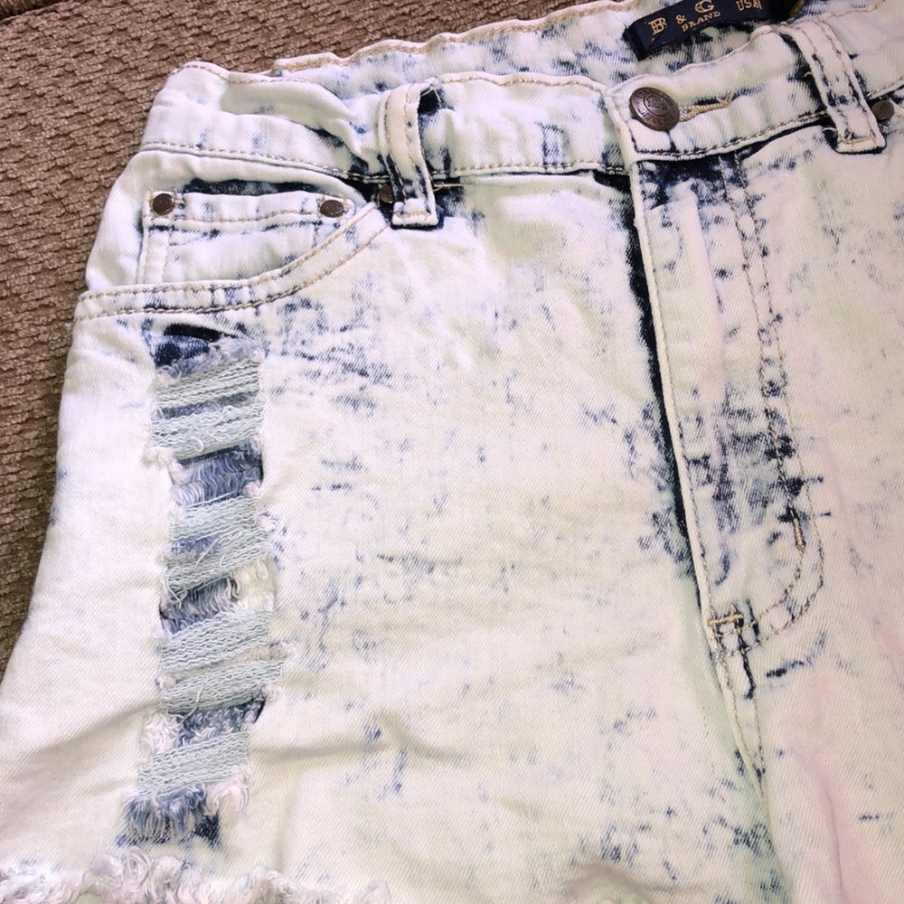 Shorts - Picture 4 of 4
